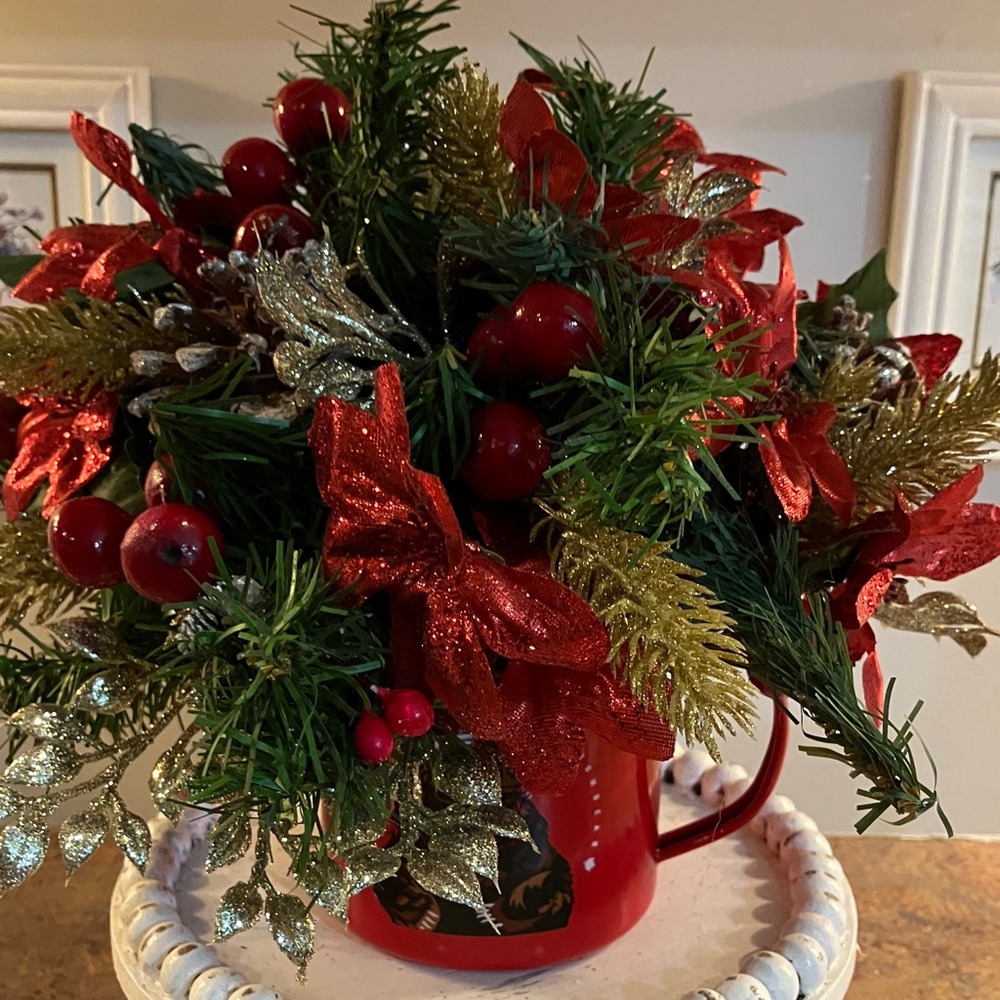 Festive Red and Gold Holiday Arrangement. Hand designed. New.